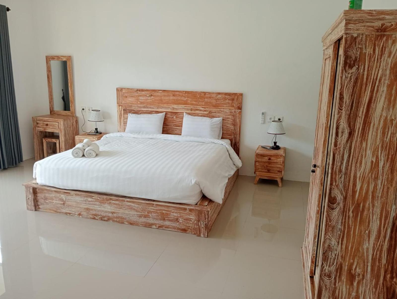 Amed Yudhadewata Hotel ภายนอก รูปภาพ