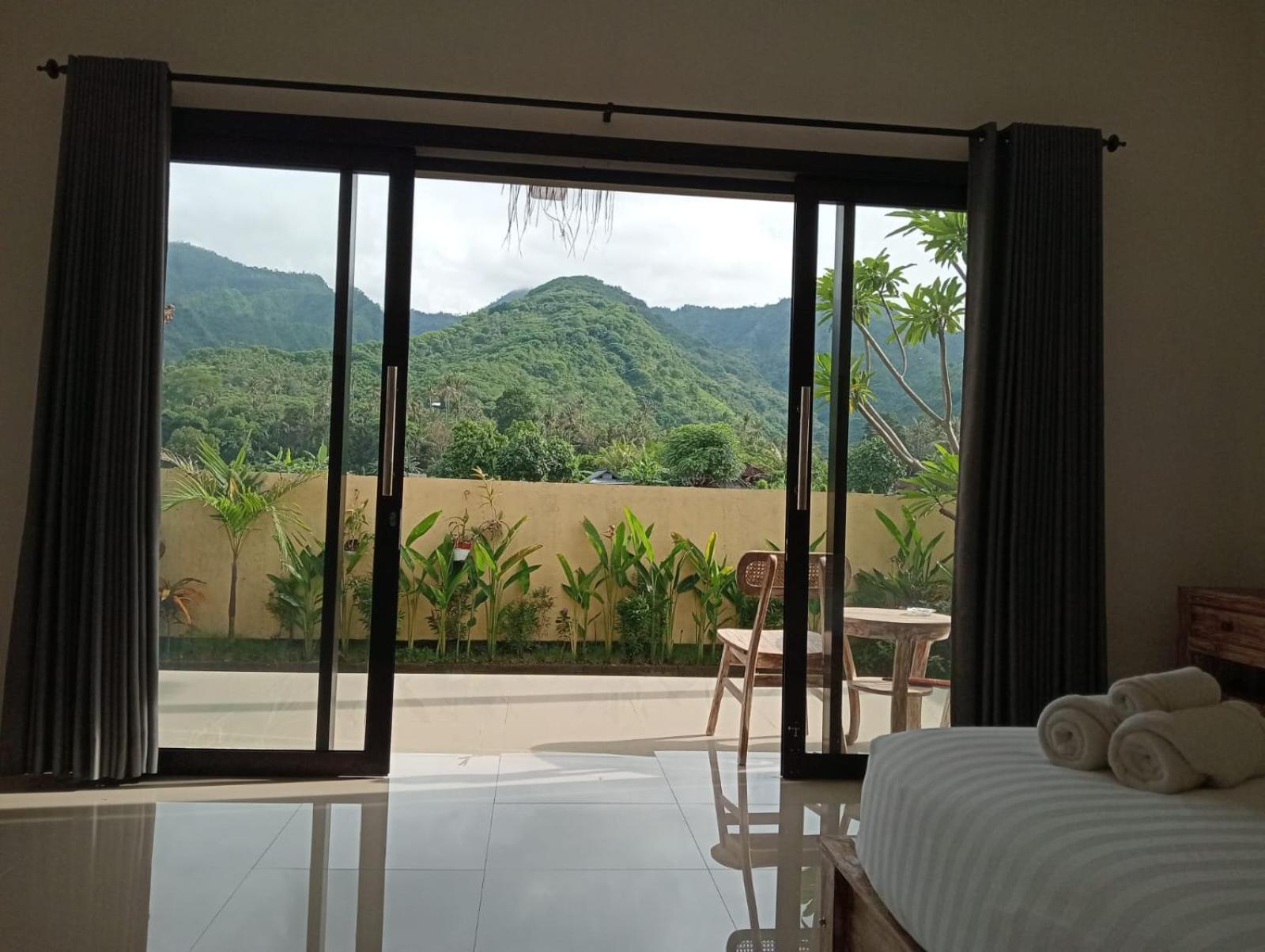 Amed Yudhadewata Hotel ภายนอก รูปภาพ
