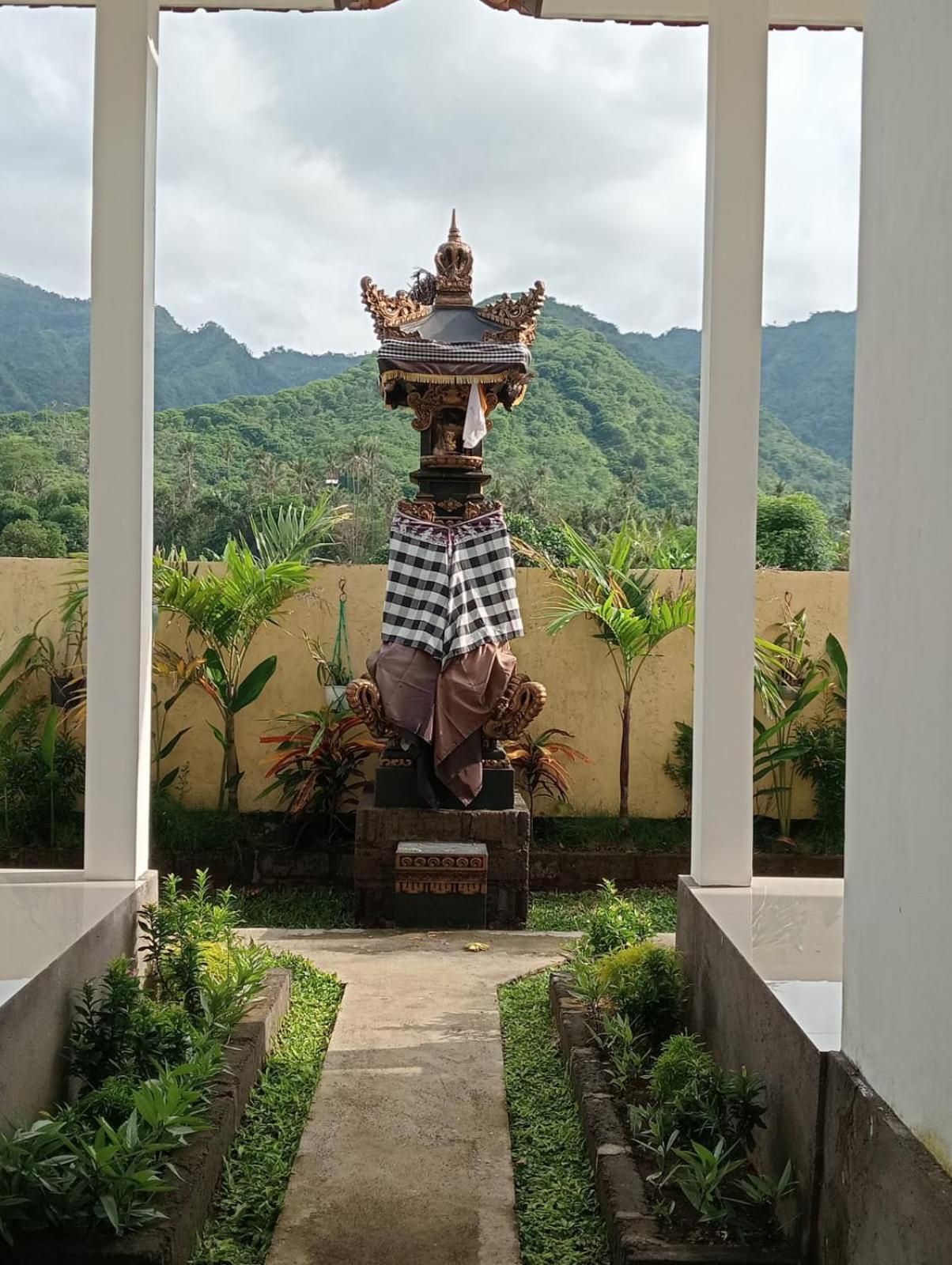 Amed Yudhadewata Hotel ภายนอก รูปภาพ